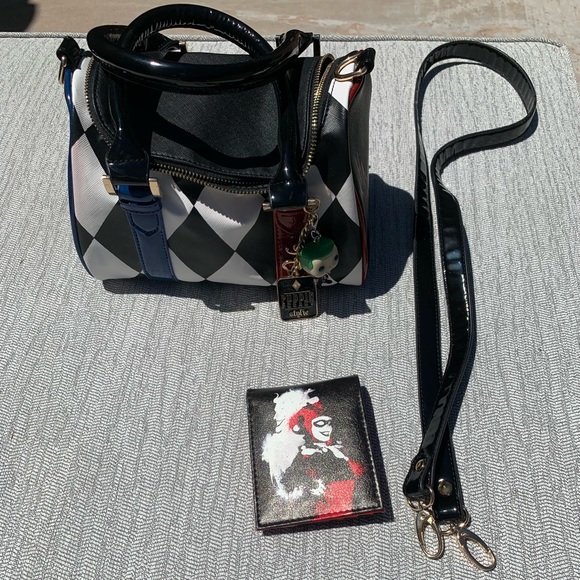 Hot Topic Handbags - New- Harley Quinn Suicide Squad Purse